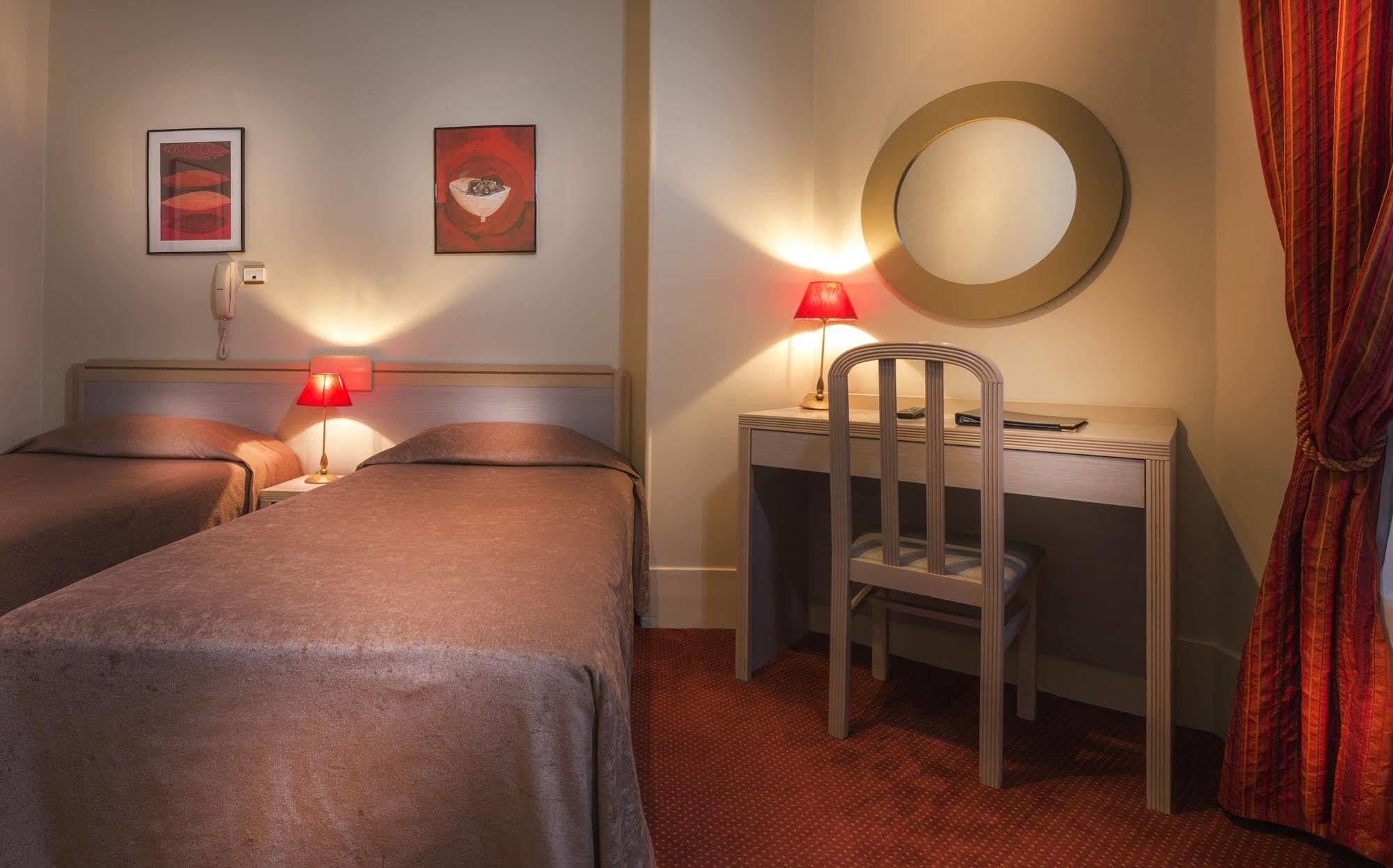 Hotel Donjon Vincennes Kültér fotó